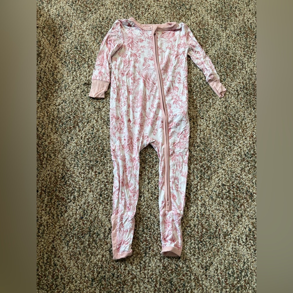 Posh Peanut Antoinette convertible zippy